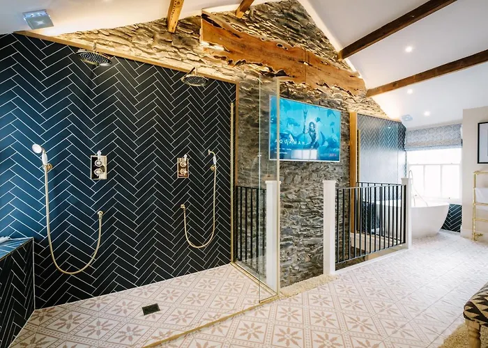 The Den - The White House Windermere - Off-site Health Club & 2 Minute Walk Away Holiday home *