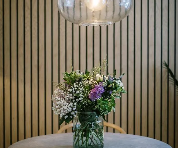 The Den - The White House Windermere - Off-site Health Club & 2 Minute Walk Away Holiday home Bowness-on-Windermere