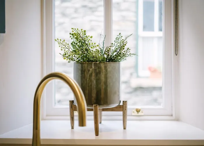 The Den - The White House Windermere - Off-site Health Club & 2 Minute Walk Away *