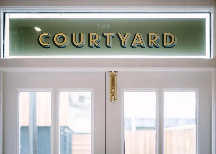 The Den - The White House Windermere - Off-site Health Club & 2 Minute Walk Away *