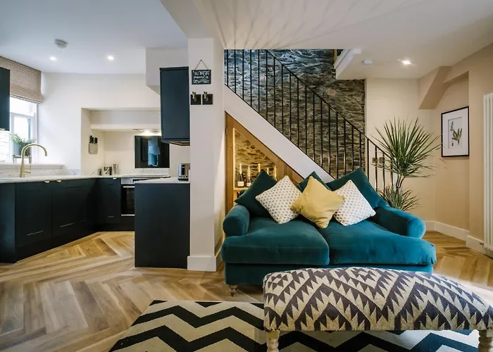 Holiday home The Den - The White House Windermere - Off-site Health Club & 2 Minute Walk Away