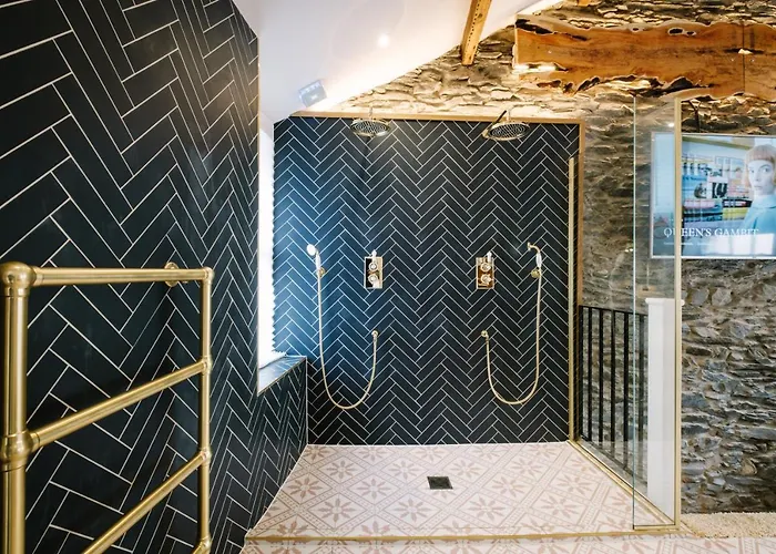 Holiday home The Den - The White House Windermere - Off-site Health Club & 2 Minute Walk Away