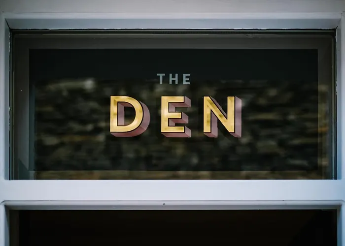 The Den - The White House Windermere - Off-site Health Club & 2 Minute Walk Away * Bowness-on-Windermere