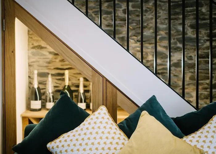 Holiday home The Den - The White House Windermere - Off-site Health Club & 2 Minute Walk Away *