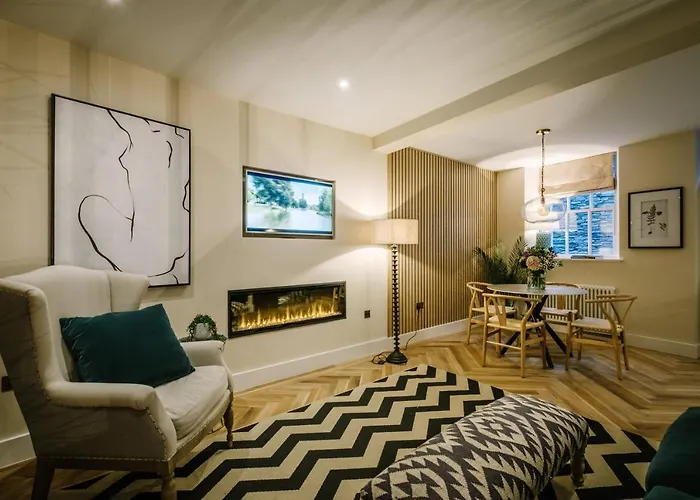 The Den - The White House Windermere - Off-site Health Club & 2 Minute Walk Away Bowness-on-Windermere