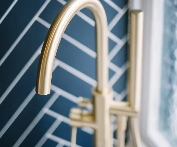 The Den - The White House Windermere - Off-site Health Club & 2 Minute Walk Away Holiday home Bowness-on-Windermere