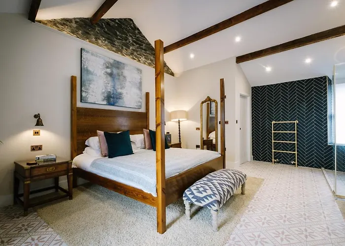 The Den - The White House Windermere - Off-site Health Club & 2 Minute Walk Away * Bowness-on-Windermere