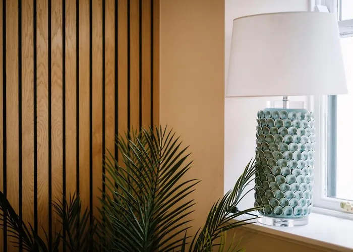 The Den - The White House Windermere - Off-site Health Club & 2 Minute Walk Away Holiday home *