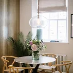 The Den - The White House Windermere - Off-site Health Club & 2 Minute Walk Away * Bowness-on-Windermere