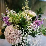 Semesterbostad The Den - The White House Windermere - Off-site Health Club & 2 Minute Walk Away Bowness-on-Windermere