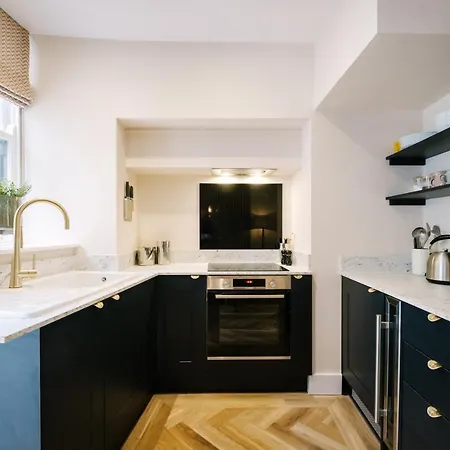 The Den - The White House Windermere * Bowness-on-Windermere