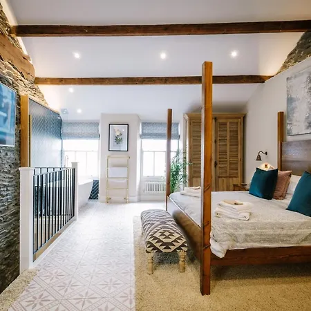 The Den - The White House Windermere - Off-site Health Club & 2 Minute Walk Away Semesterbostad