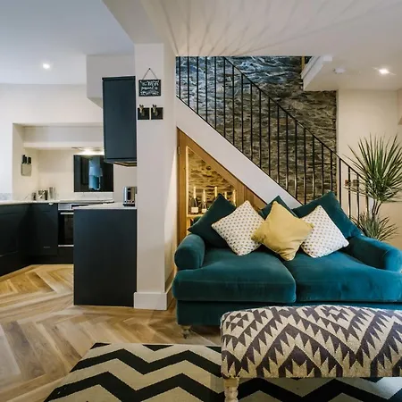 Nyaraló The Den - The White House Windermere