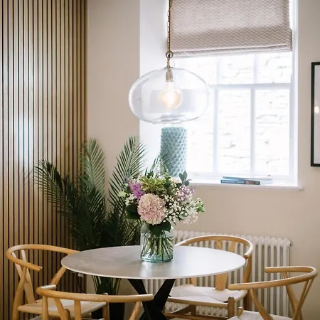 The Den - The White House Windermere * Bowness-on-Windermere