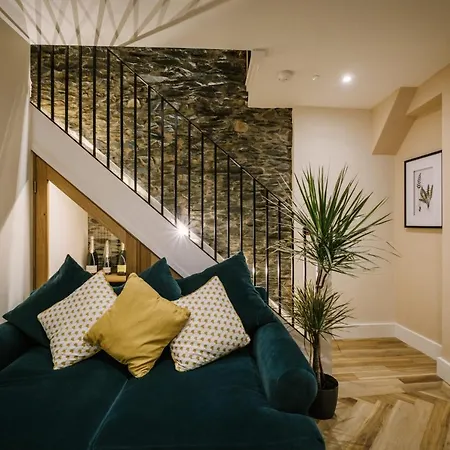 Nyaraló The Den - The White House Windermere