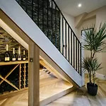 Hébergement de vacances The Den - The White House Windermere - Off-site Health Club & 2 Minute Walk Away *