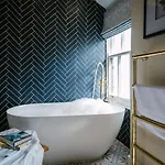 The Den - The White House Windermere - Off-site Health Club & 2 Minute Walk Away *